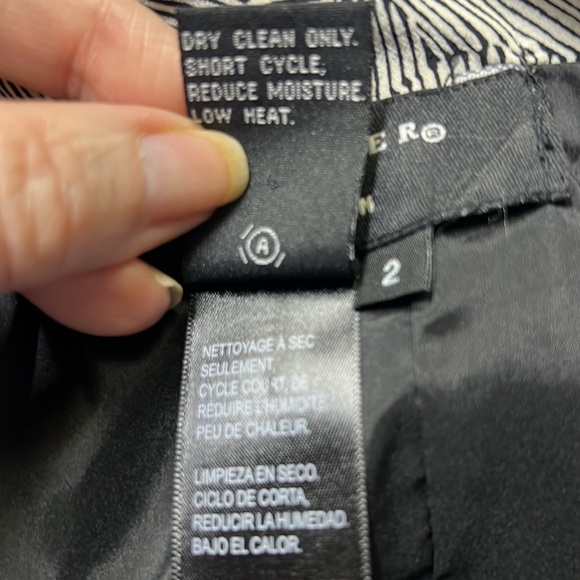 Doncaster Silk Floral Black and White Skirt - Picture 5 of 5